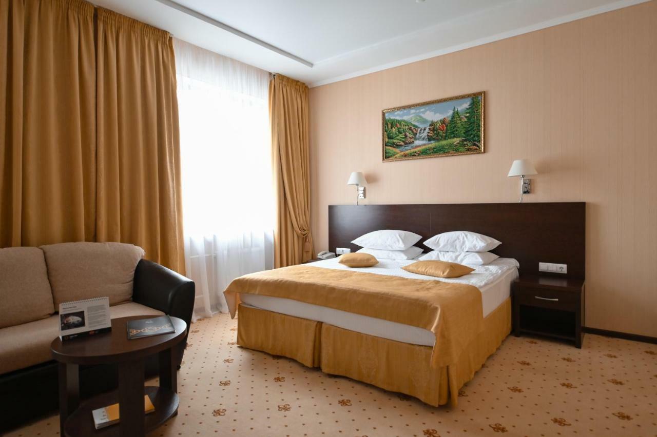 Ural Tau Hotel Ufa Eksteriør bilde